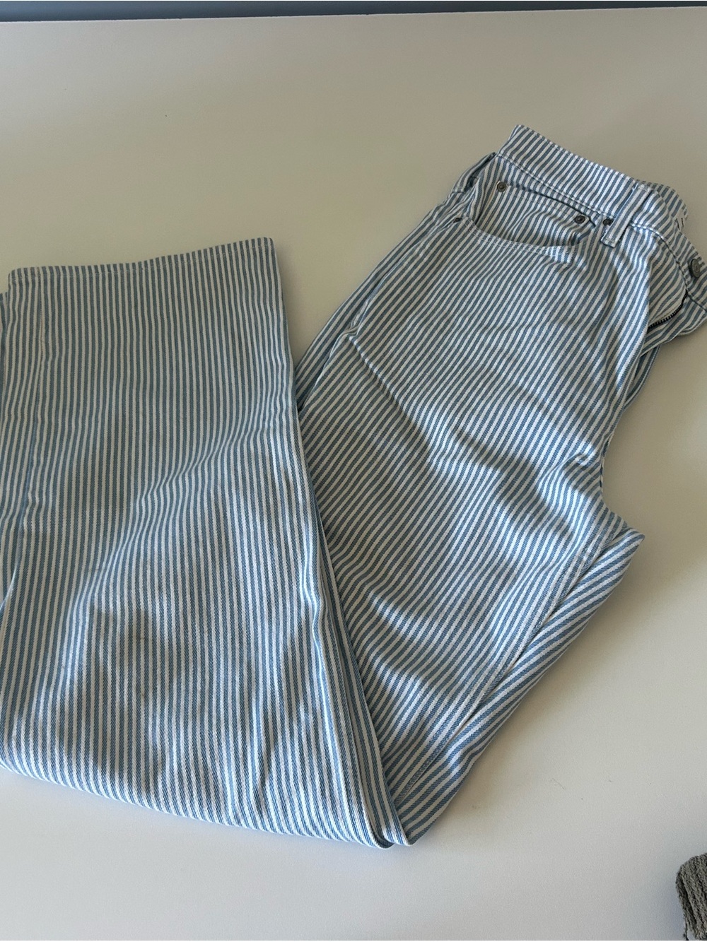 Abercrombie & Fitch Blue and White Striped High-Rise Pants